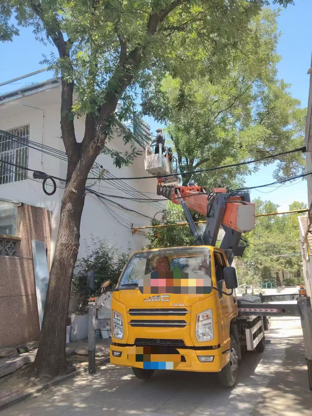 盘州市高空作业车能吊装重物吗？最大承载多少公斤？